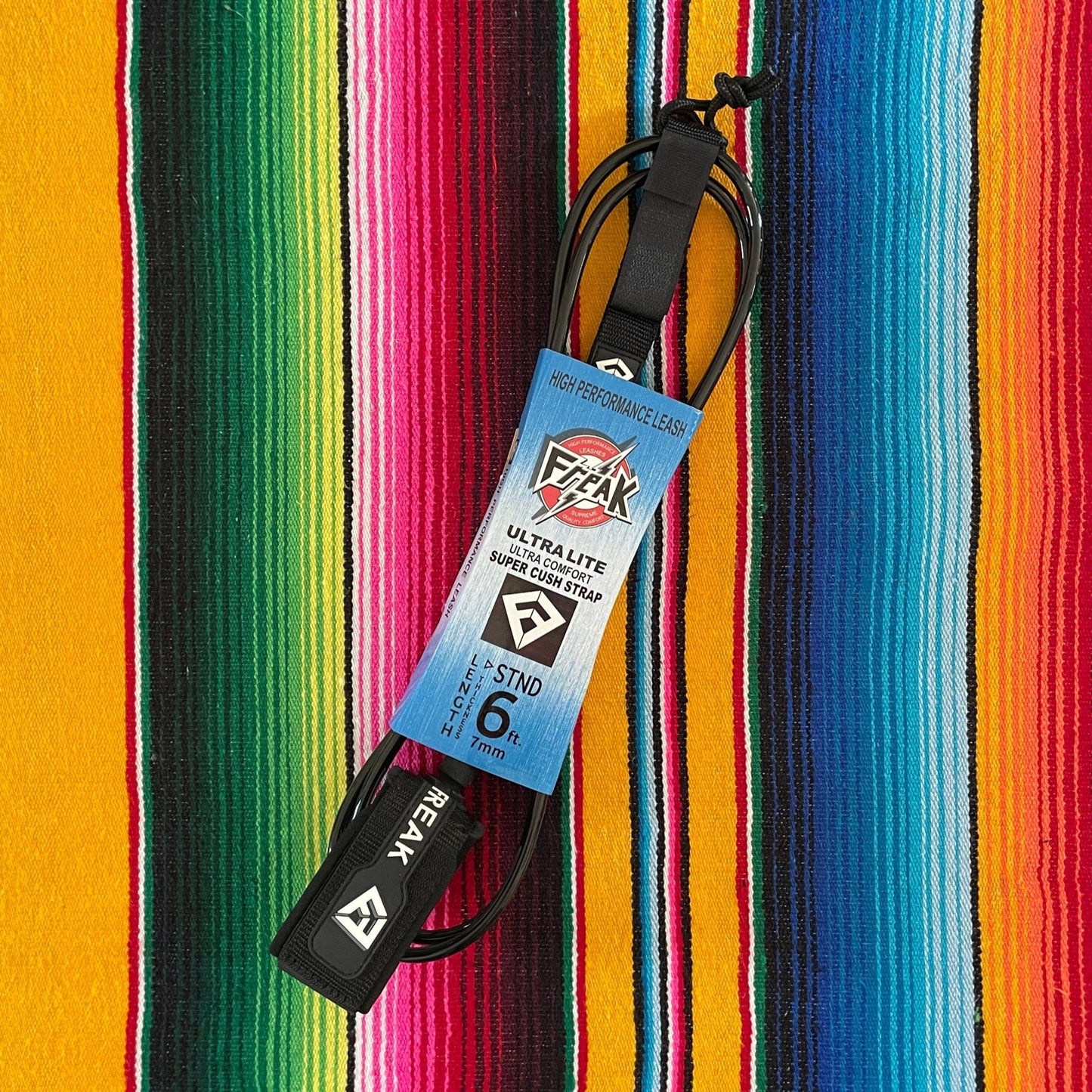 Leash de Surf Freak Traction de taille 6' modèle Standard 7mm de couleur noire - CM Surfing