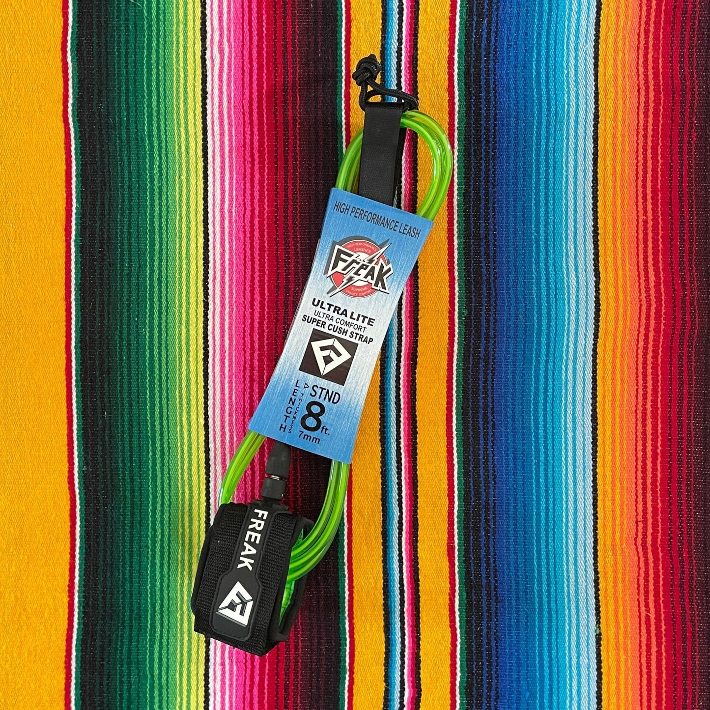 Leash de Surf Freak Traction de taille 8' modèle Standard 7mm de couleur vert clair avec les scratchs noirs - CM Surfing