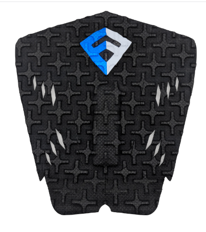 Pad de Surf signé Brad Domke modèle Dom IV de couleur noire avec le logo Freak Traction bleu et blanc - CM Surfing