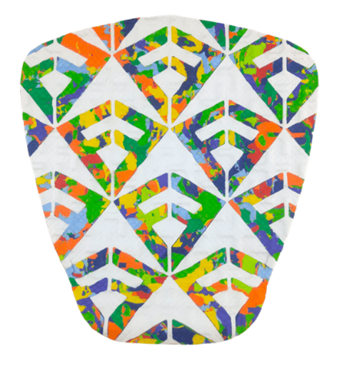 Pad de Surf signé Brad Domke modèle The Dom de couleur blanche avec plein de logos Freak Traction multi couleurs - CM Surfing