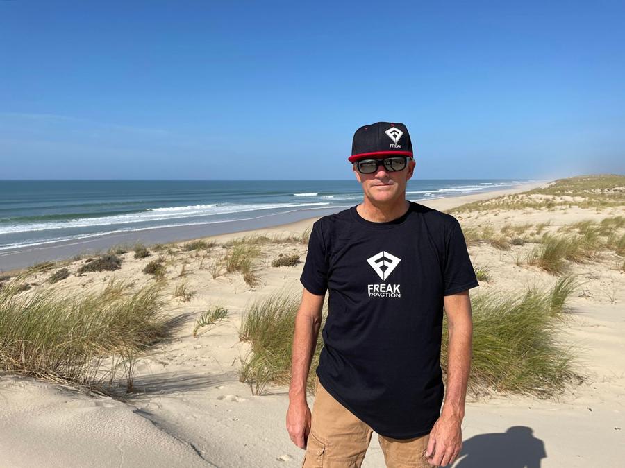 Rider avec casquette et T-shirt manches courtes Freak Traction - CM Surfing