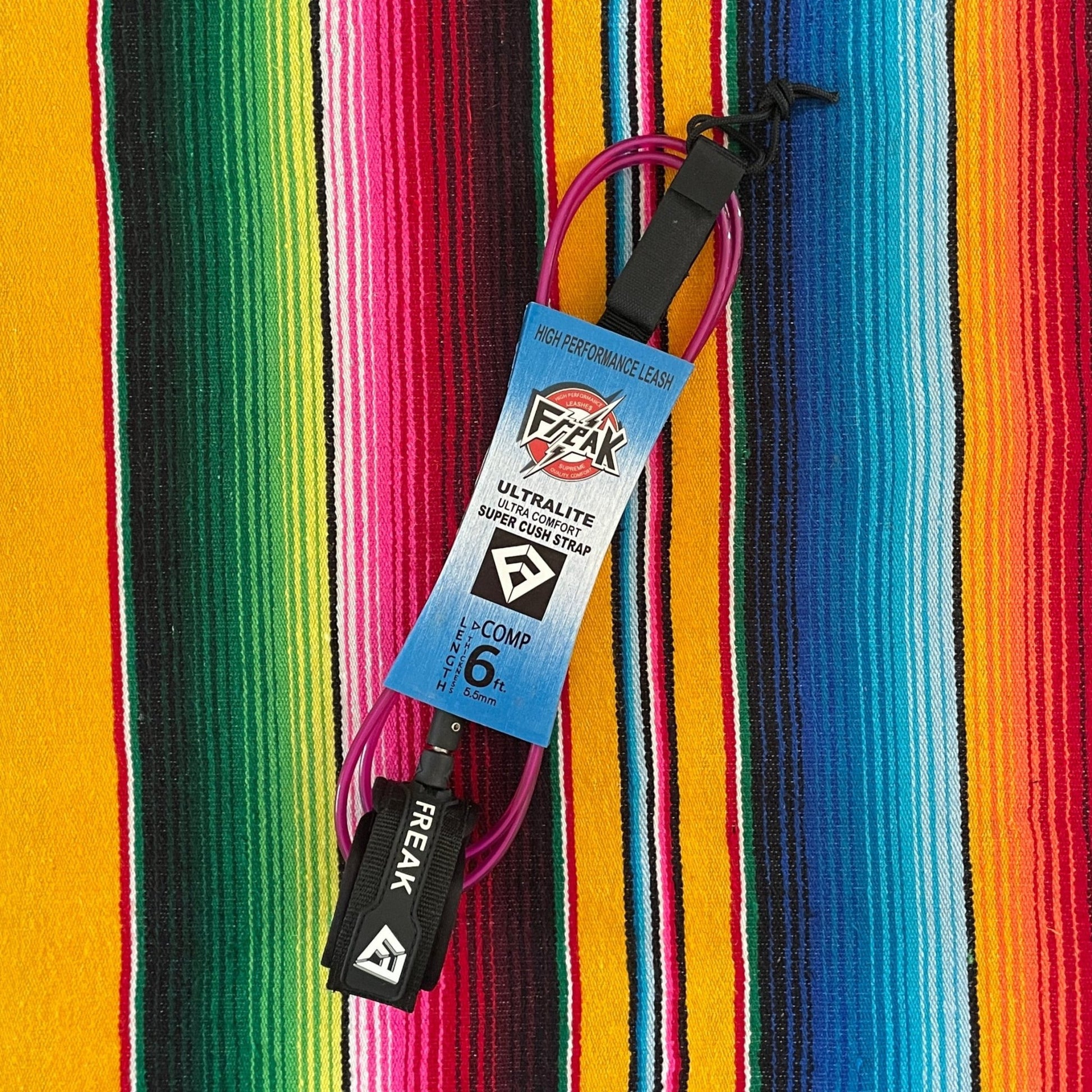 Leash de Surf Freak Traction de taille 6' modèle Compétition 5.5mm rose clair avec les scratchs de couleur noire - CM Surfing