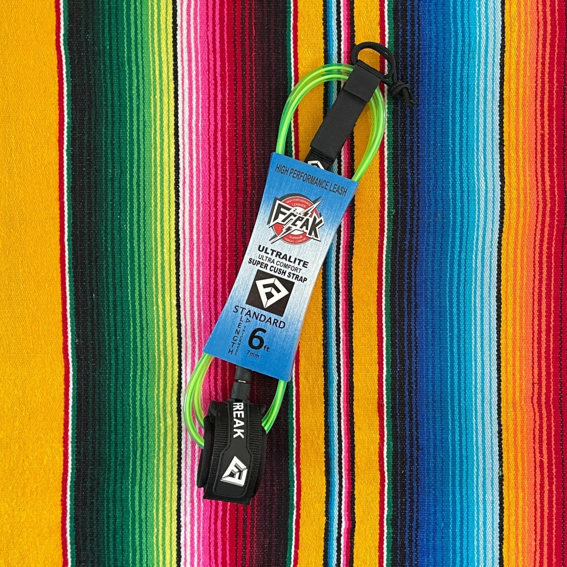 Leash de Surf Freak Traction de taille 6' modèle Standard 7mm de couleur vert clair avec les scratchs noirs - CM Surfing