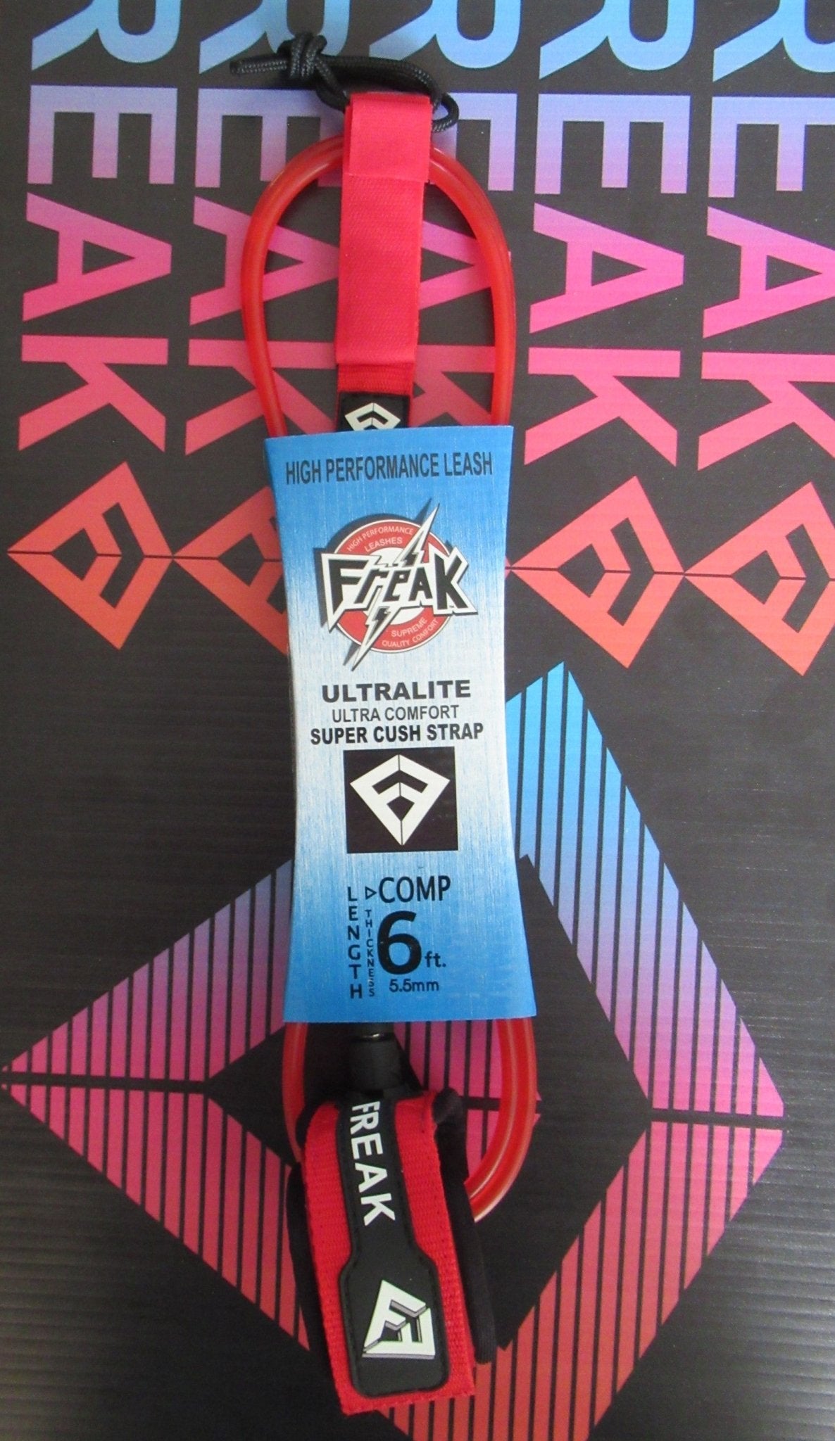 Leash de Surf Freak Traction de taille 6' modèle Compétition 5.5mm de couleur rouge